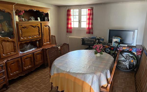 Maison à vendre    6 pièces •  Matha