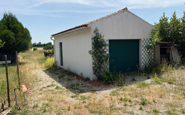 Maison à vendre    6 pièces •  Matha