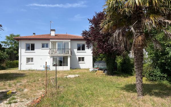 Maison à vendre    6 pièces •  Matha