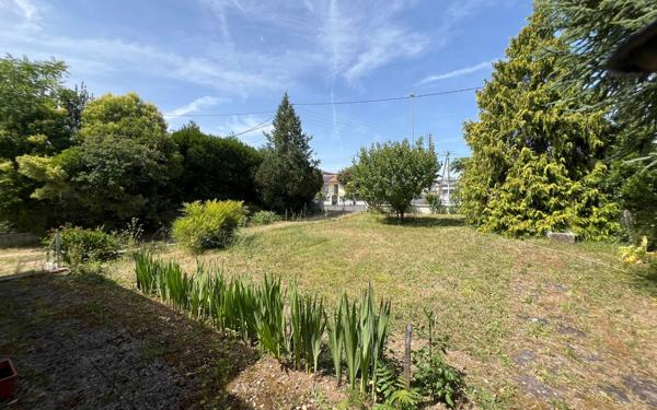 Maison à vendre    6 pièces •  Matha