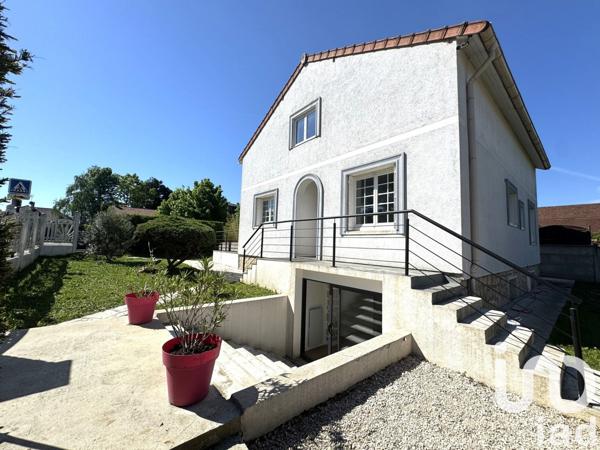 Maison 6 pièces de 206 m² à Villecresnes (94440)