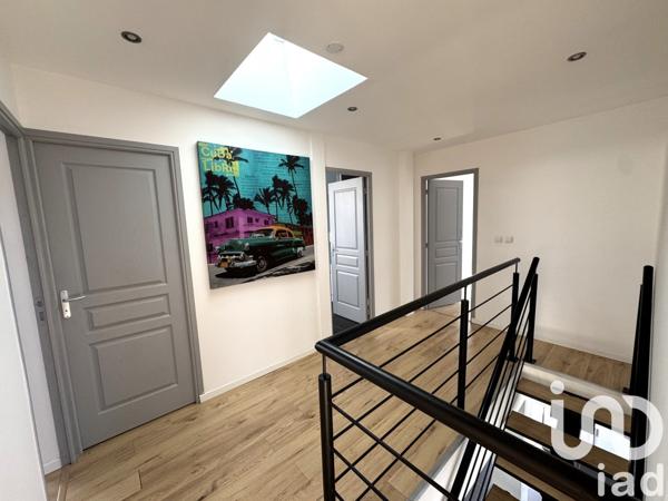 Maison 6 pièces de 206 m² à Villecresnes (94440)