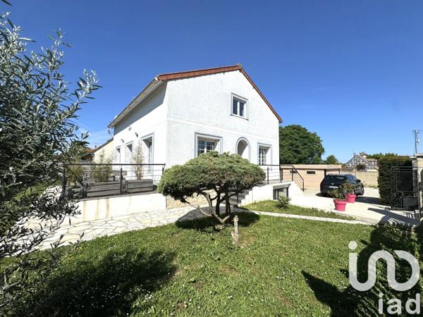 Maison 6 pièces de 206 m² à Villecresnes (94440)