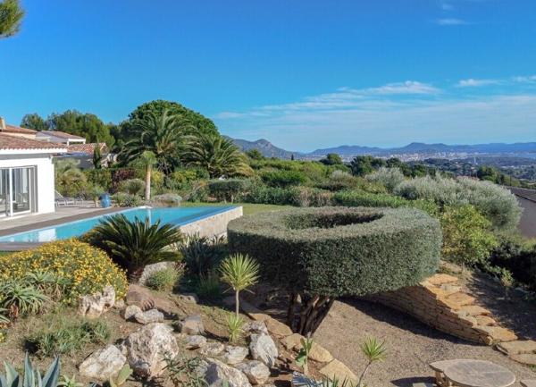 Maison à vendre    5 pièces •  Ollioules