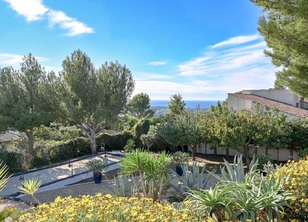 Maison à vendre    5 pièces •  Ollioules