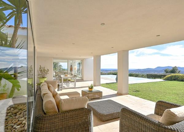 Maison à vendre    5 pièces •  Ollioules