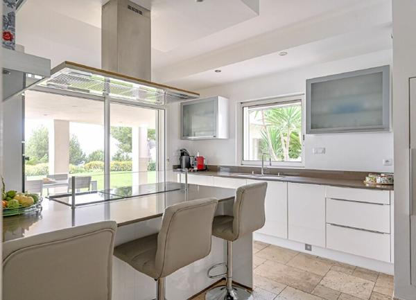 Maison à vendre    5 pièces •  Ollioules