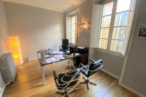 Location - BUREAUX 84.2 m 2