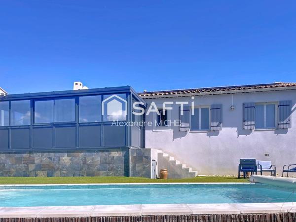 Maison contemporaine RT 2012 avec garage