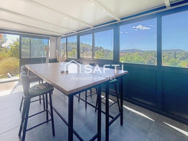 Maison contemporaine RT 2012 avec garage