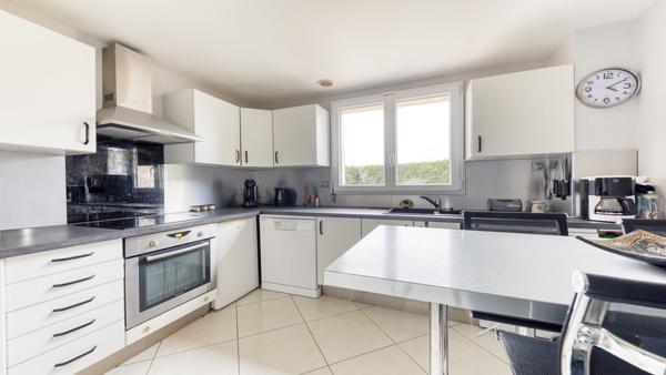 Maison Pontault Combault 6 pièce(s) 94 m2