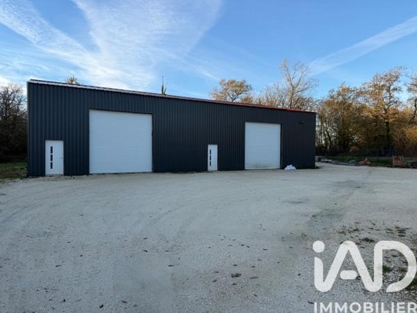 Immeuble à vendre 400 m² Targon