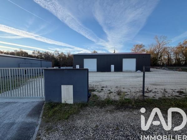 Immeuble à vendre 400 m² Targon