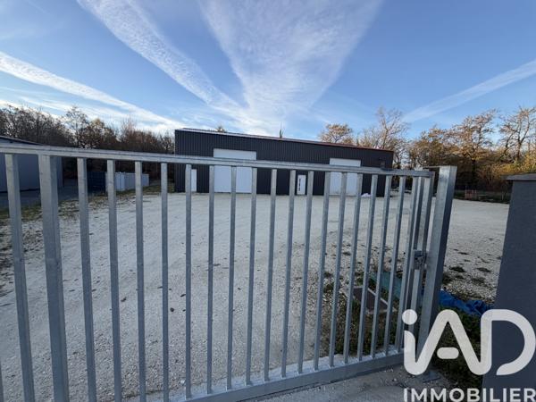 Immeuble à vendre 400 m² Targon