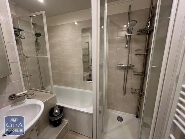 Appartement à louer 4 pièces 68.28m² Grenoble (38100)