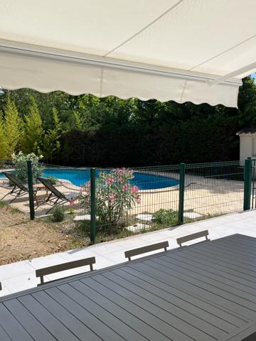 A louer à Marseille 13012 - Maison de grand standing avec jardin, piscine et garage