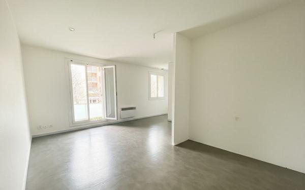 Appartement à vendre    1 pièce • 32,50 m2 Castanet-Tolosan