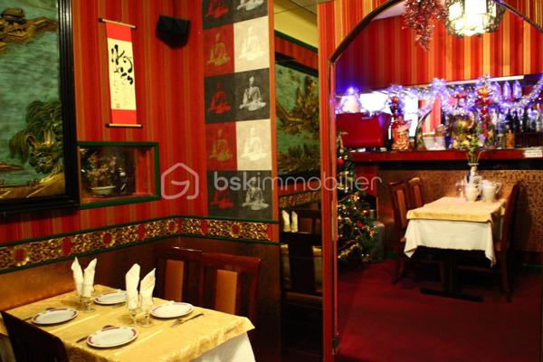 BSK Immobilier vous propose un fonds de commerce de restaurant asiatique à Tremblay-en-France.

D’une superficie de 121 m²environs, ce local bénéficie d’un emplacement privilégié en plein centre-ville de Tremblay-en-France, à proximité des transports en commun, notamment des lignes de bus et du RER B et commerces.

Le fonds de commerce est proposé avec l’ensemble des équipements et matériels présents, vendus en l’état.

Surface : 121 m²
Loyer mensuel : 2 600 € TTC
Bail 3, 6, 9
Emplacement : Centre-ville de Tremblay-en-France
Pour plus d’informations ou pour organiser une visite, n’hésitez pas à me contacter.