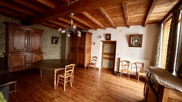 Logis charentais d'une belle présence Saint-Jean-d'Angély (17400)