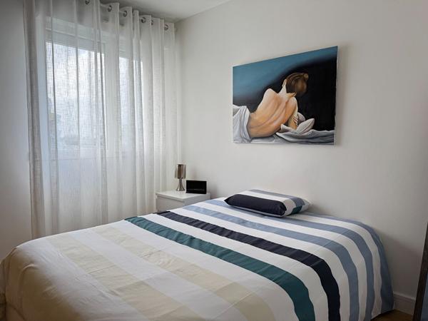 Vente
                Appartement79 m² - 4 Pièces -
                    ROYAN (17200)