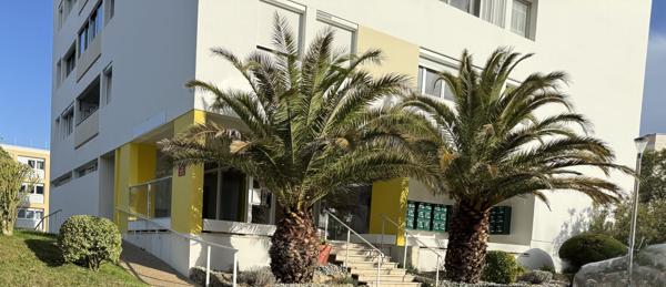 Vente
                Appartement79 m² - 4 Pièces -
                    ROYAN (17200)