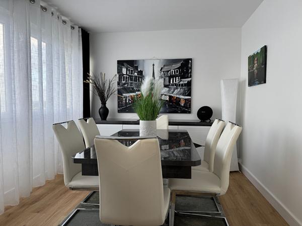Vente
                Appartement79 m² - 4 Pièces -
                    ROYAN (17200)