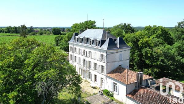 Château 16 pièces de 480 m² à Segonzac (16130)