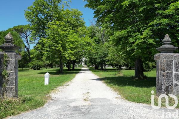 Château 16 pièces de 480 m² à Segonzac (16130)