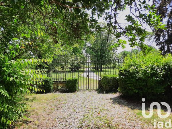 Château 16 pièces de 480 m² à Segonzac (16130)