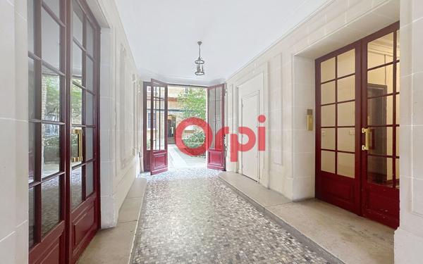 Appartement à vendre    2 pièces • 38 m2 Paris 15