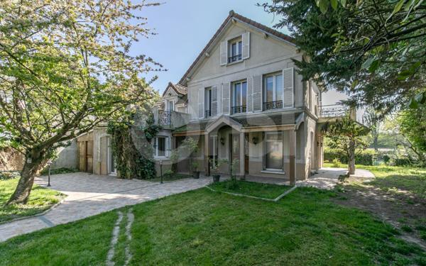 Maison à vendre    6 pièces • 219,65 m2 Nogent-sur-Marne