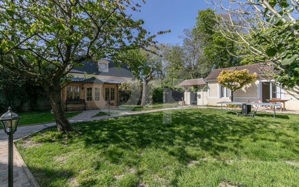 Maison à vendre    6 pièces • 219,65 m2 Nogent-sur-Marne