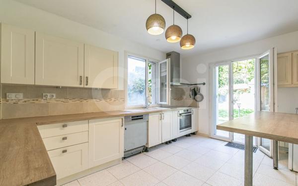 Maison à vendre    6 pièces • 219,65 m2 Nogent-sur-Marne