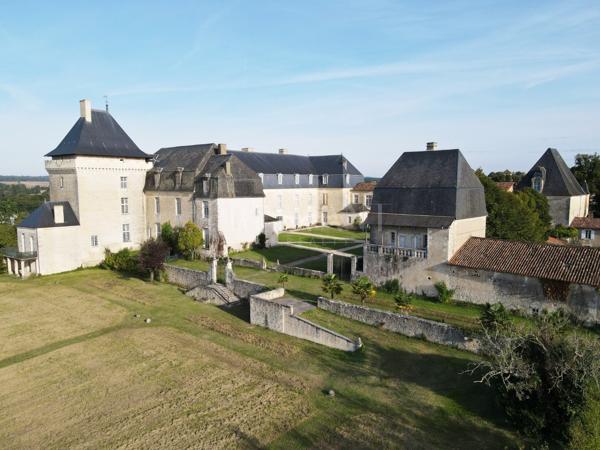 Chateau XVI, le berceau de Talleyrand-Perigord, CHALAIS