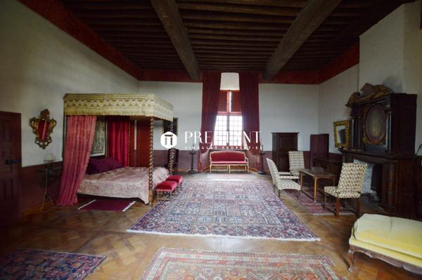 Chateau XVI, le berceau de Talleyrand-Perigord, CHALAIS