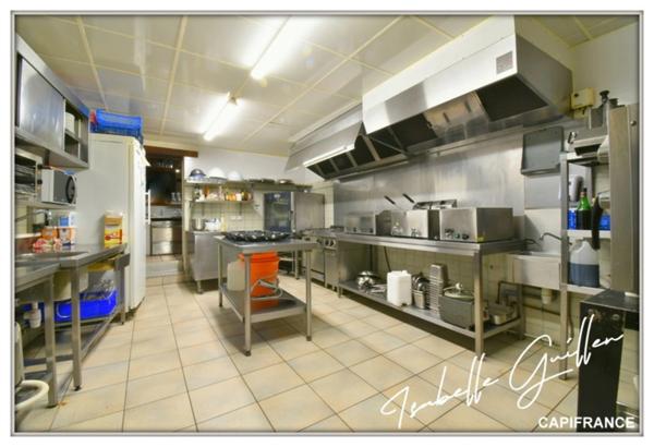 Propriéte à vendre 3 pièces NERIS LES BAINS (03) Grande maison isolée