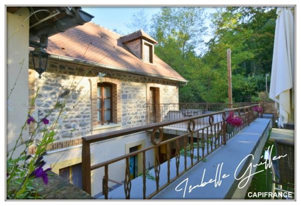 Propriéte à vendre 3 pièces NERIS LES BAINS (03) Grande maison isolée