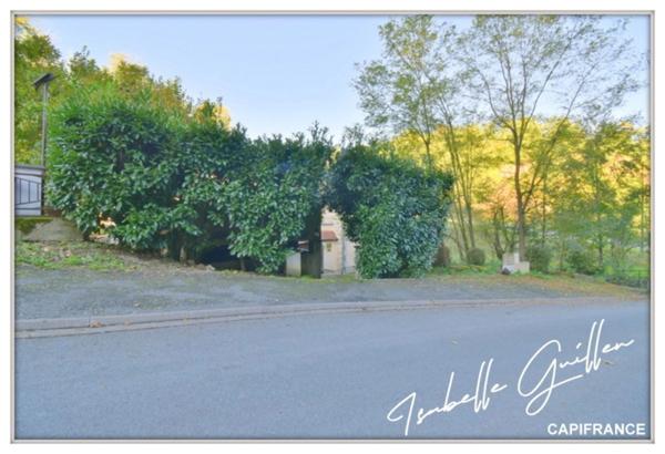 Propriéte à vendre 3 pièces NERIS LES BAINS (03) Grande maison isolée