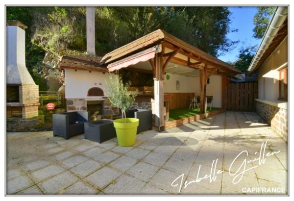 Propriéte à vendre 3 pièces NERIS LES BAINS (03) Grande maison isolée