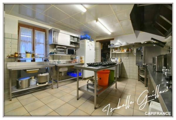 Propriéte à vendre 3 pièces NERIS LES BAINS (03) Grande maison isolée