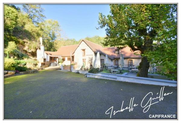 Propriéte à vendre 3 pièces NERIS LES BAINS (03) Grande maison isolée