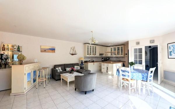 Maison à vendre    5 pièces •  Les Mathes