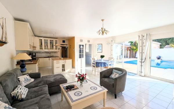 Maison à vendre    5 pièces •  Les Mathes