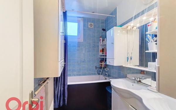 Appartement à vendre    3 pièces •  Toulon