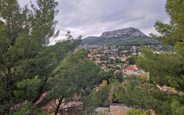 Appartement à vendre    3 pièces •  Toulon