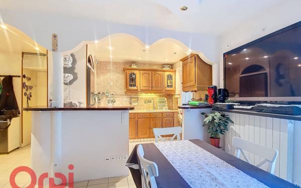 Appartement à vendre    3 pièces •  Toulon