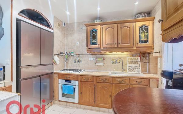 Appartement à vendre    3 pièces •  Toulon