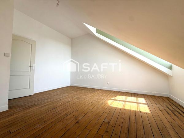 DUPLEX LUMINEUX SURPLOMBANT LE CENTRE DE FONTENAY-LE-COMTE
