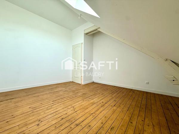 DUPLEX LUMINEUX SURPLOMBANT LE CENTRE DE FONTENAY-LE-COMTE