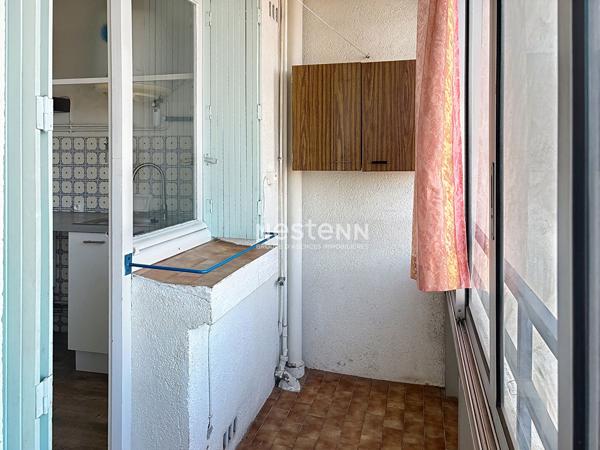 PERPIGNAN SUD Grand studio modern avec parking fermé, traversant, 31.47 m2